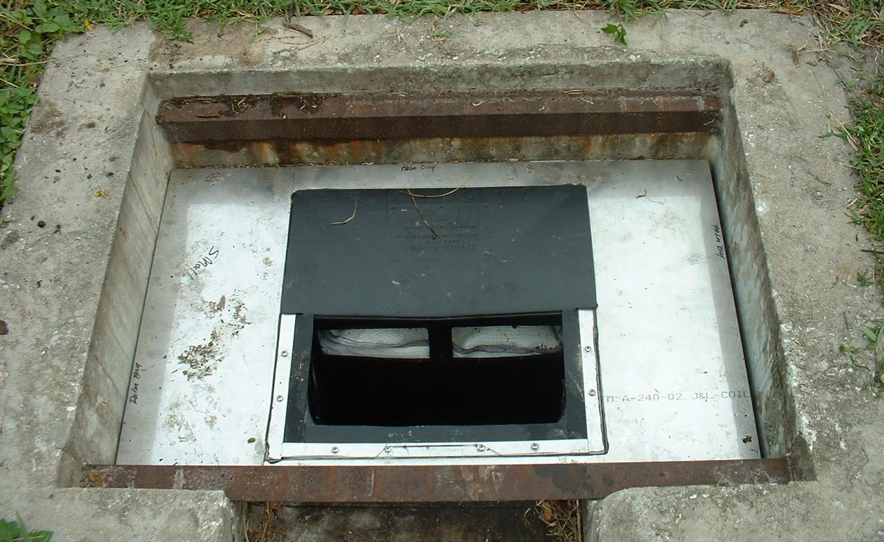 Hydro-Kleen Unit with Grate Removed